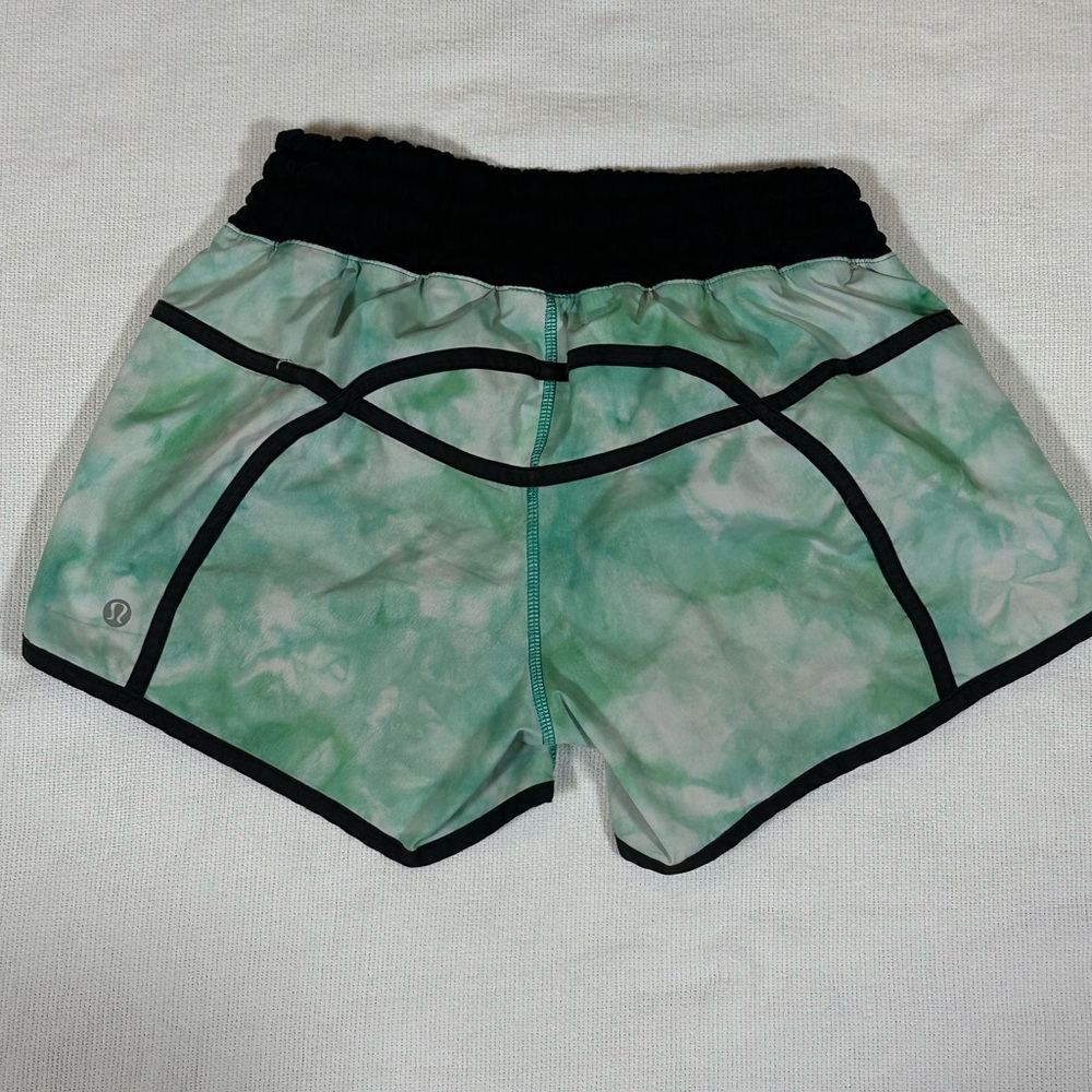 Lululemon Tracker Short ll Tie Dye Blue 4